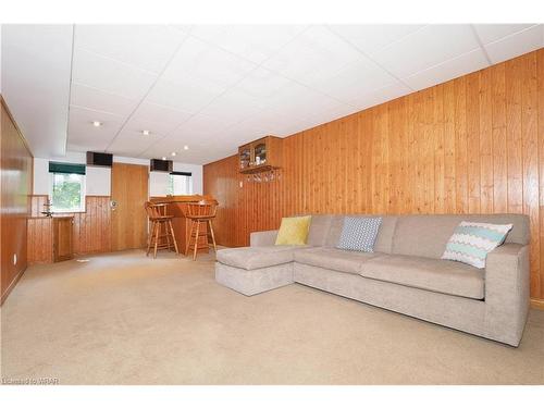 21 Dunbar Road N, Waterloo, ON - Indoor Photo Showing Living Room