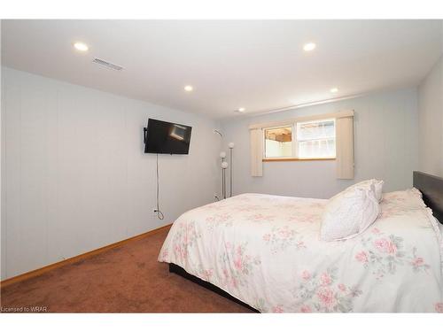 21 Dunbar Road N, Waterloo, ON - Indoor Photo Showing Bedroom