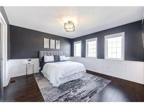 7724 Sycamore Drive, Niagara Falls, ON - Indoor Photo Showing Bedroom