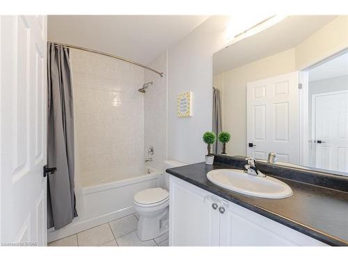 7724 Sycamore Drive, Niagara Falls, ON - Indoor Photo Showing Bathroom