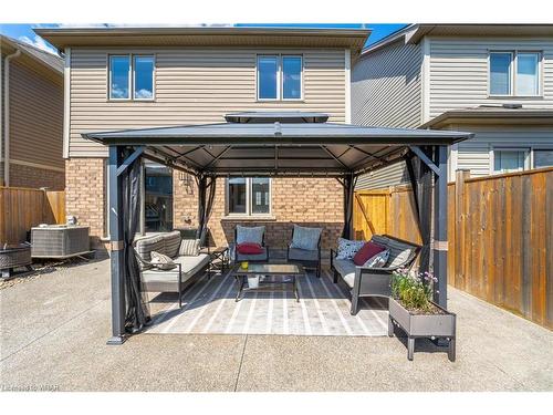7724 Sycamore Drive, Niagara Falls, ON - Outdoor With Deck Patio Veranda With Exterior