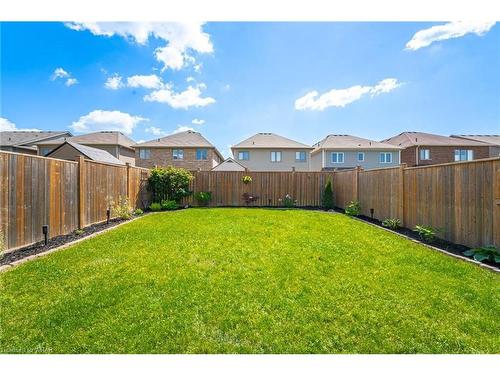 7724 Sycamore Drive, Niagara Falls, ON - Outdoor With Backyard