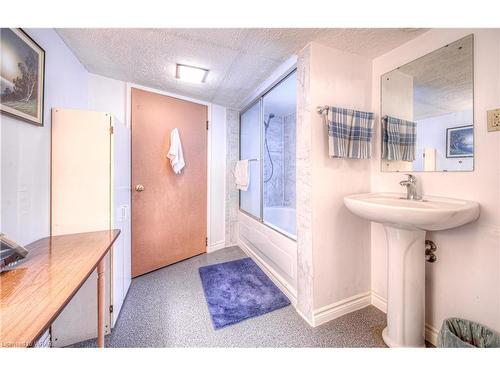 82 Samuel Street, Kitchener, ON - Indoor Photo Showing Bathroom