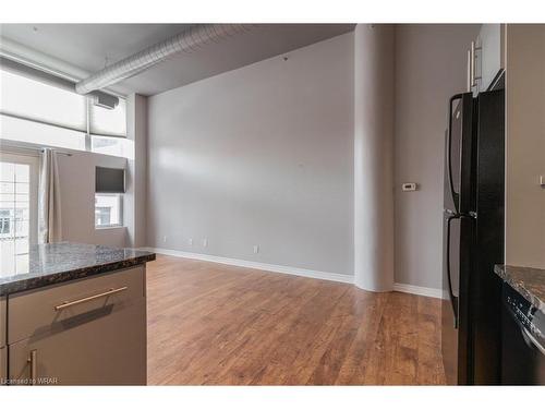 201-276 King Street W, Kitchener, ON - Indoor Photo Showing Kitchen