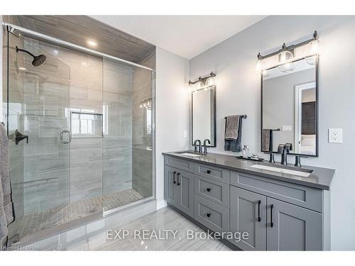 300 Grange Road, Guelph, ON - Indoor Photo Showing Bathroom