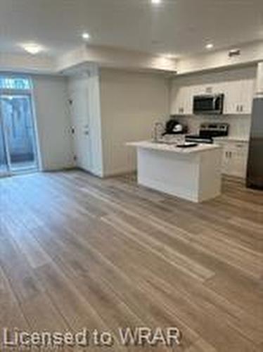 69-405 Myers Road, Cambridge, ON - Indoor Photo Showing Kitchen