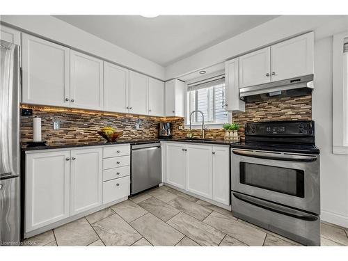 367 Highbrook Crescent, Kitchener, ON - Indoor Photo Showing Kitchen