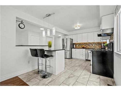 367 Highbrook Crescent, Kitchener, ON - Indoor Photo Showing Kitchen With Upgraded Kitchen