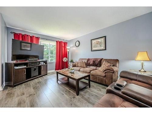 107 Pinedale Drive, Kitchener, ON - Indoor Photo Showing Living Room