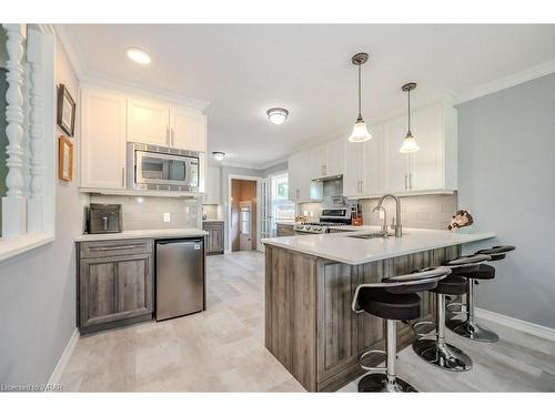 107 Pinedale Drive, Kitchener, ON - Indoor Photo Showing Kitchen With Upgraded Kitchen