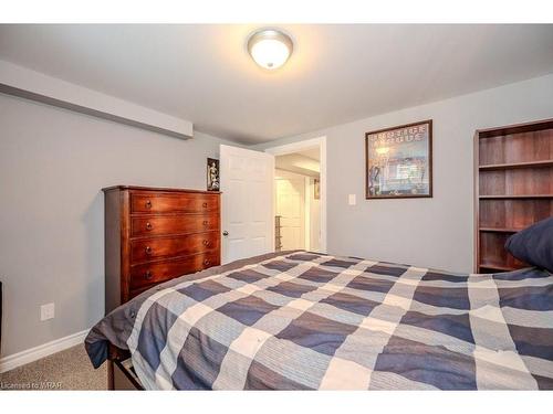 107 Pinedale Drive, Kitchener, ON - Indoor Photo Showing Bedroom
