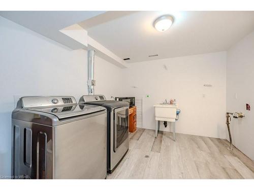 107 Pinedale Drive, Kitchener, ON - Indoor Photo Showing Laundry Room
