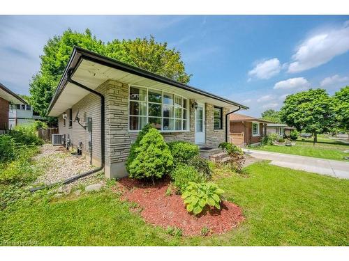 107 Pinedale Drive, Kitchener, ON - Outdoor