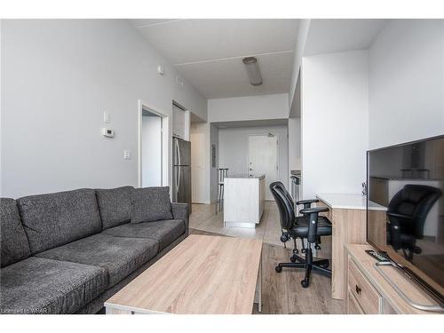 820-280 Lester Street, Waterloo, ON - Indoor Photo Showing Living Room