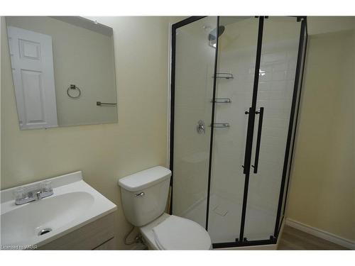 46 Tweedsdale Street, Kitchener, ON - Indoor Photo Showing Bathroom