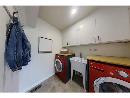 144 Candlewood Crescent, Waterloo, ON - Indoor Photo Showing Laundry Room