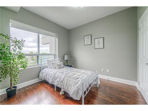 1006-170 Water Street N, Cambridge, ON - Indoor Photo Showing Bedroom