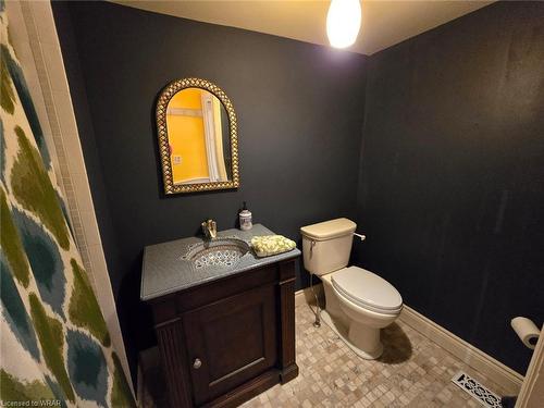 340 Dundas Street E, Waterdown, ON - Indoor Photo Showing Bathroom