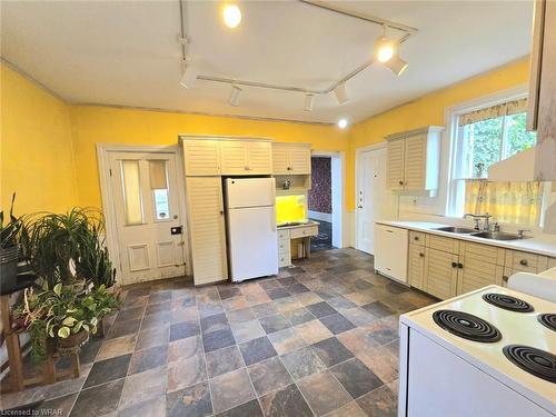 340 Dundas Street E, Waterdown, ON - Indoor Photo Showing Kitchen With Double Sink