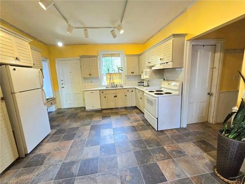 340 Dundas Street E, Waterdown, ON - Indoor Photo Showing Kitchen With Double Sink