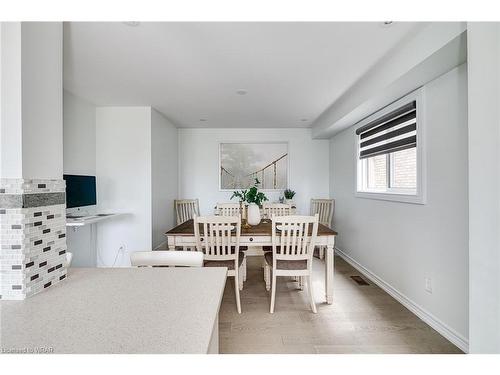 38 Briarose Place, Hamilton, ON - Indoor Photo Showing Dining Room