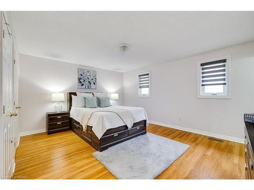 38 Briarose Place, Hamilton, ON - Indoor Photo Showing Bedroom