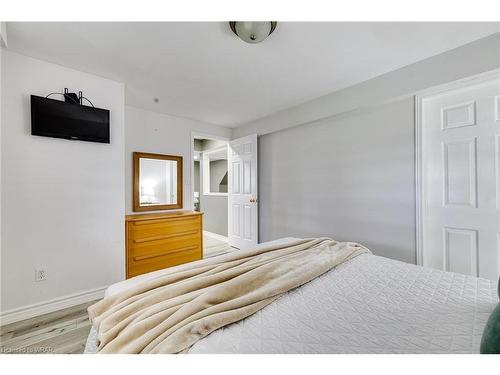 38 Briarose Place, Hamilton, ON - Indoor Photo Showing Bedroom