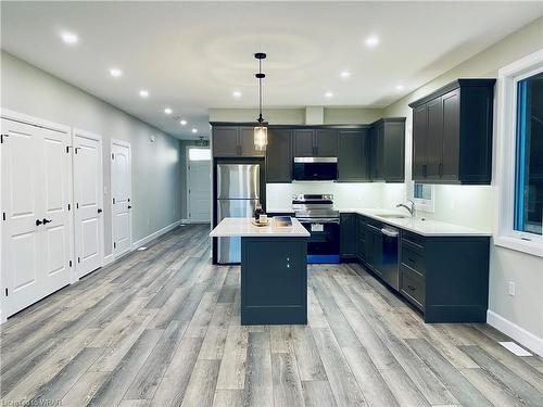 463 Warren Street, Goderich, ON - Indoor Photo Showing Kitchen With Upgraded Kitchen