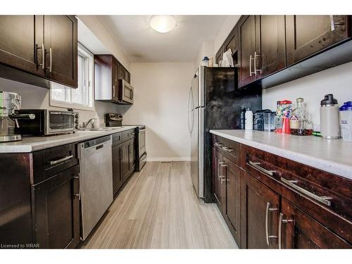 B-155 Weber Street N, Waterloo, ON - Indoor Photo Showing Kitchen