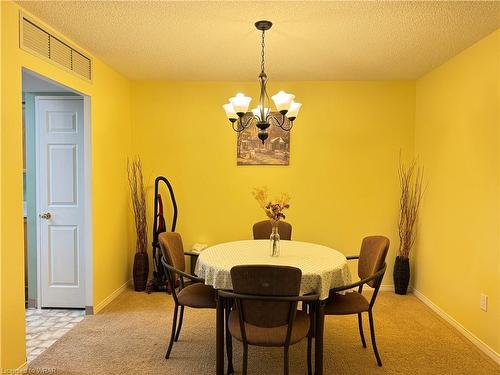 608-265 Westcourt Place, Waterloo, ON - Indoor Photo Showing Dining Room