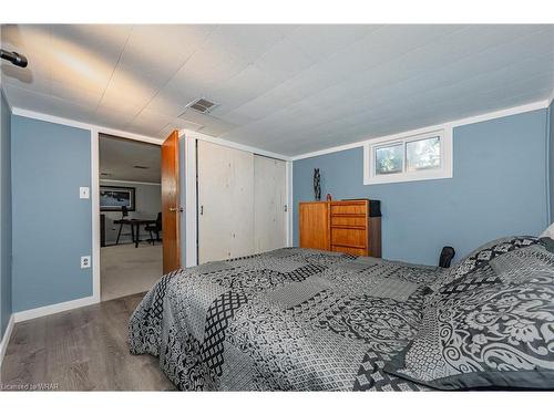 514 Eagle Street, Cambridge, ON - Indoor Photo Showing Bedroom