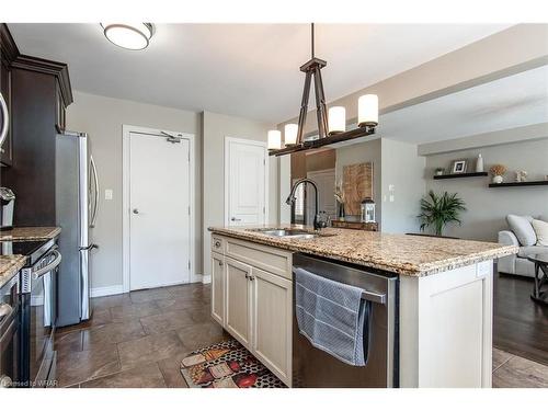 74 Forest Creek Drive, Kitchener, ON - Indoor Photo Showing Kitchen With Double Sink With Upgraded Kitchen