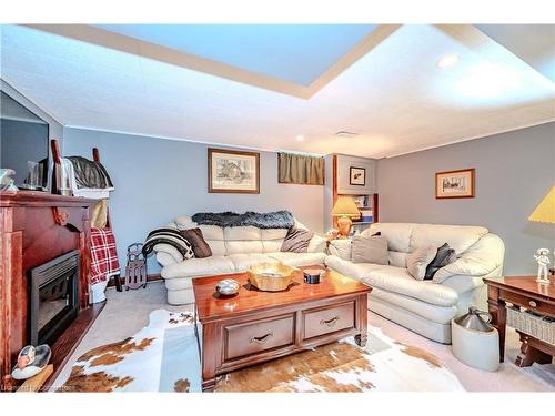 245 Melrose Avenue, Kitchener, ON - Indoor Photo Showing Living Room