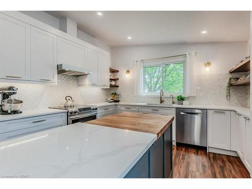 174 Vermont Street, Waterloo, ON - Indoor Photo Showing Kitchen With Upgraded Kitchen