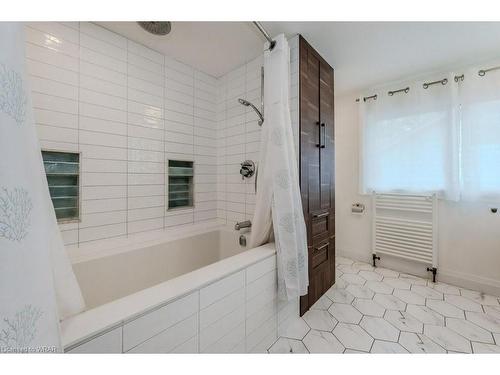 174 Vermont Street, Waterloo, ON - Indoor Photo Showing Bathroom