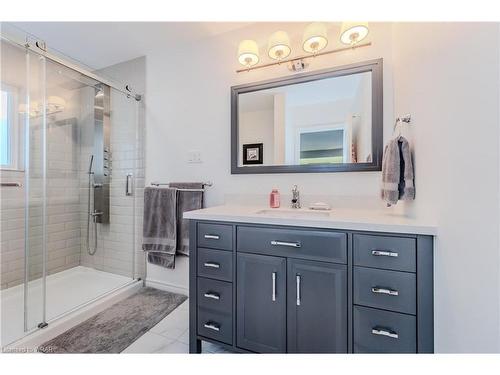 301 Shakespeare Drive, Waterloo, ON - Indoor Photo Showing Bathroom