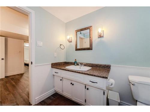 301 Shakespeare Drive, Waterloo, ON - Indoor Photo Showing Bathroom