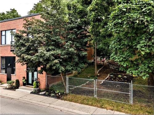 101-85 Spruce Street, Cambridge, ON - Outdoor