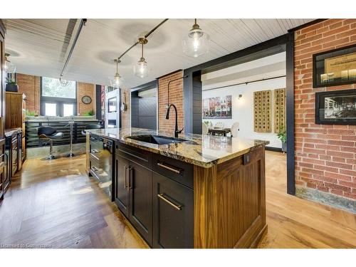 101-85 Spruce Street, Cambridge, ON - Indoor Photo Showing Kitchen