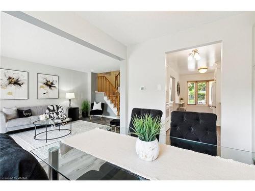 38 Mount Pleasant Drive, Brampton, ON - Indoor Photo Showing Living Room