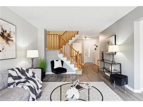 38 Mount Pleasant Drive, Brampton, ON - Indoor Photo Showing Living Room