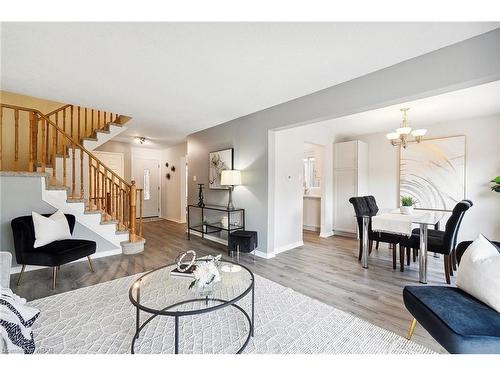 38 Mount Pleasant Drive, Brampton, ON - Indoor Photo Showing Living Room