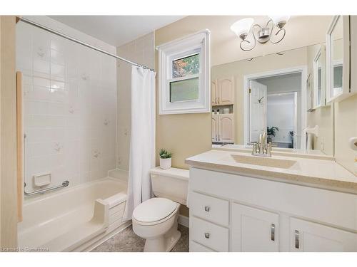 45 Edwin Crescent, Tillsonburg, ON - Indoor Photo Showing Bathroom