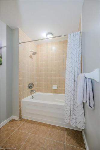 609-410 King Street W, Kitchener, ON - Indoor Photo Showing Bathroom