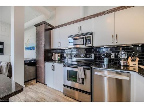 609-410 King Street W, Kitchener, ON - Indoor Photo Showing Kitchen