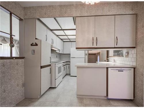 36 Ridgeway Avenue, Guelph, ON - Indoor Photo Showing Kitchen