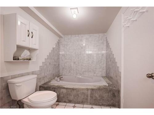 36 Ridgeway Avenue, Guelph, ON - Indoor Photo Showing Bathroom