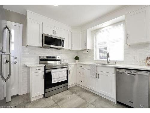 368 Cyrus Street, Cambridge, ON - Indoor Photo Showing Kitchen With Stainless Steel Kitchen With Upgraded Kitchen