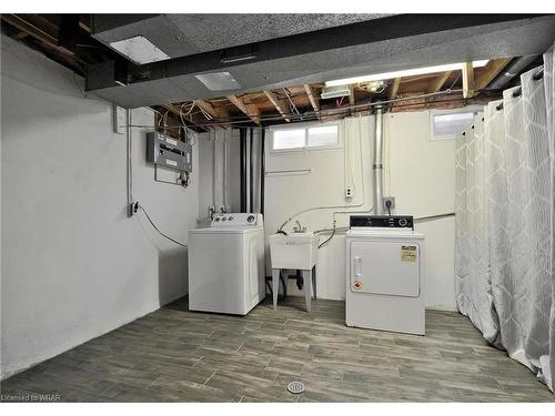 368 Cyrus Street, Cambridge, ON - Indoor Photo Showing Laundry Room
