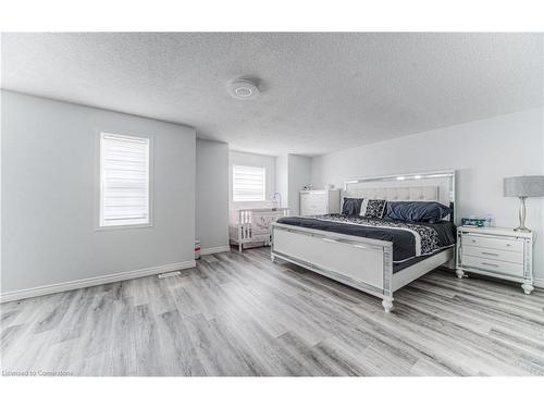 574 Bonavista Drive, Waterloo, ON - Indoor Photo Showing Bedroom